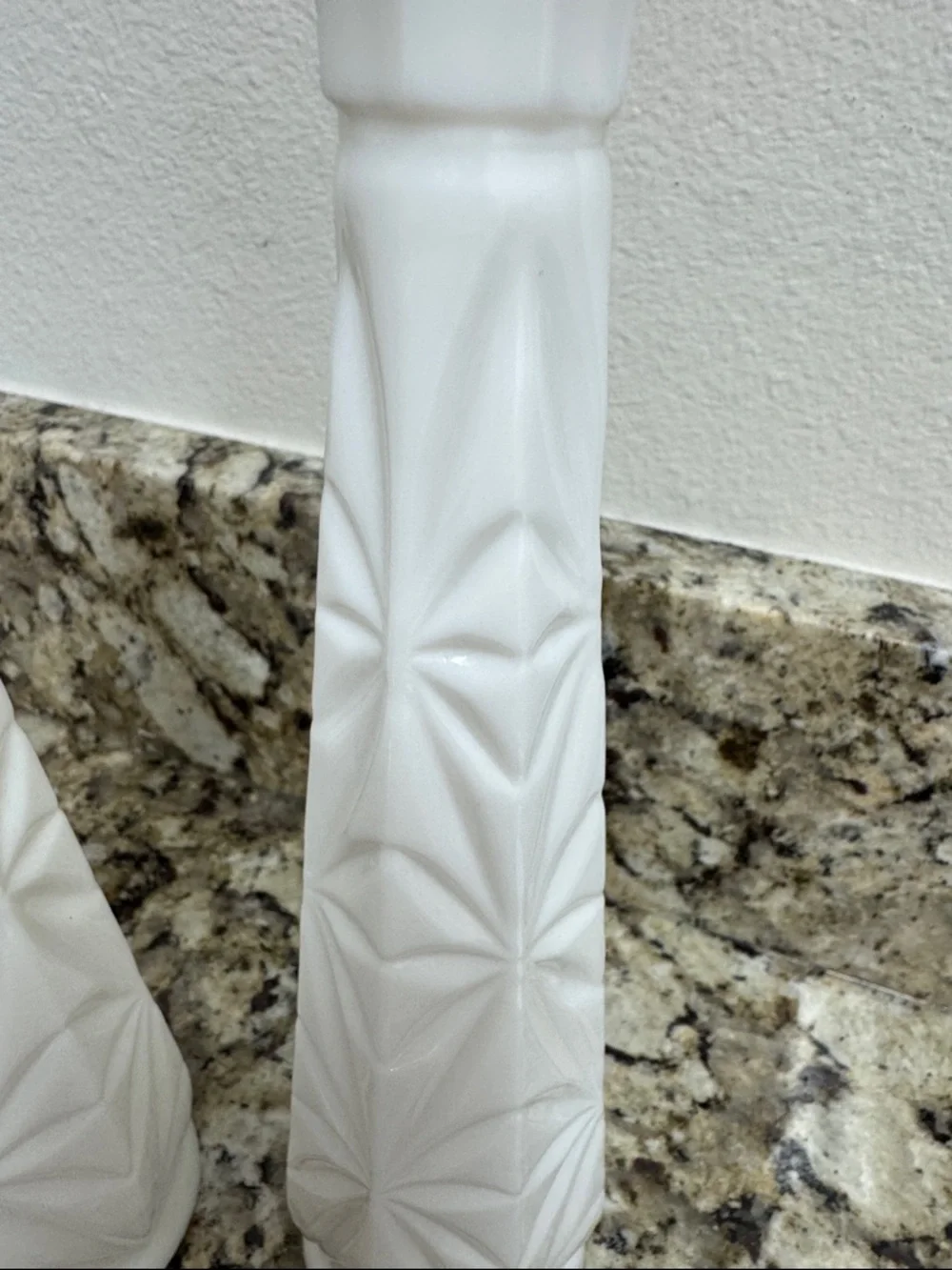 Vintage Set Hoosier Glass starburst pattern milk glass bud vases, 50,/60’s